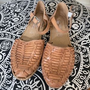 Authentic Woven Zapatos